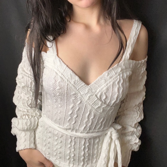 Fashion Nova sweater😌 - Picture 3 of 4